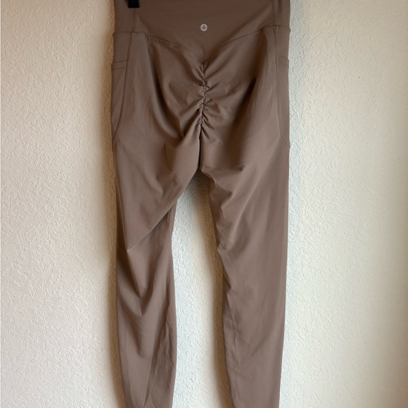 HALARA ULTRASCULPT HIGH WAISTED SCRUNCH BUTT LIFTING LEGGINGS - Picture 8 of 9